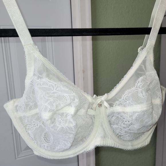 Wacoal Retro Chic Underwire White Lace Bra 34D, Semi Sheer, Lacey - Picture 3 of 8